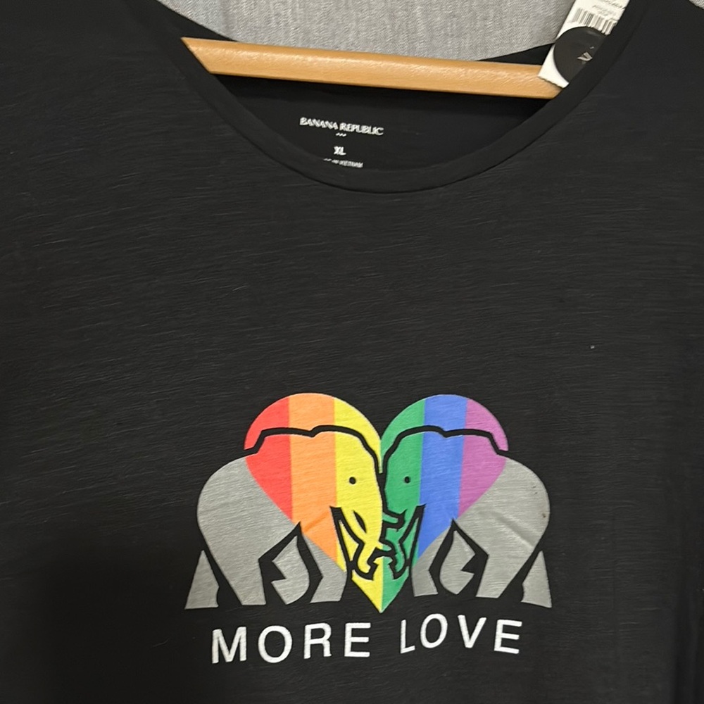 Banana Republic Black Graphic Tee
